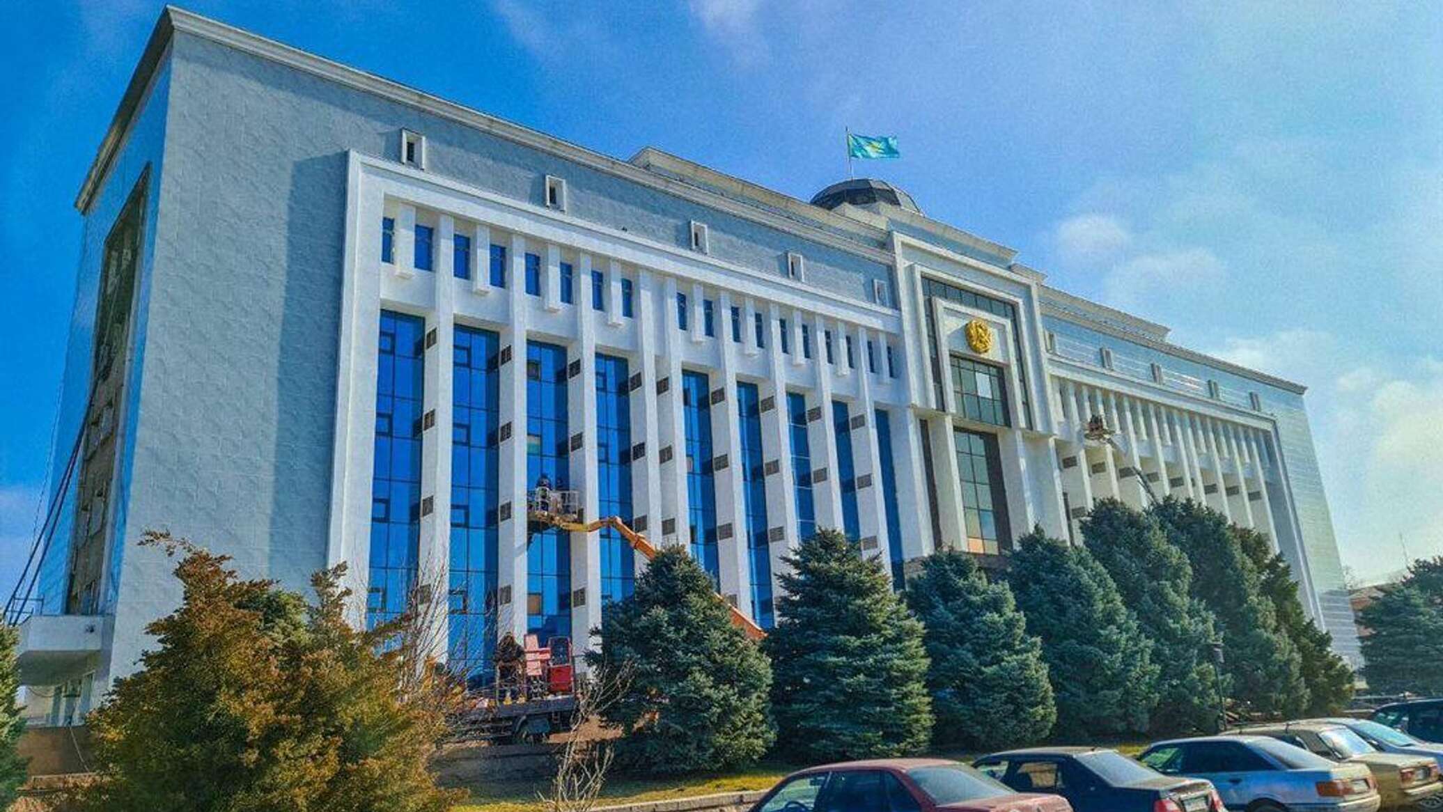 Жамбыл облысының әкімдігі қалпына келтіріліп жатыр – фото