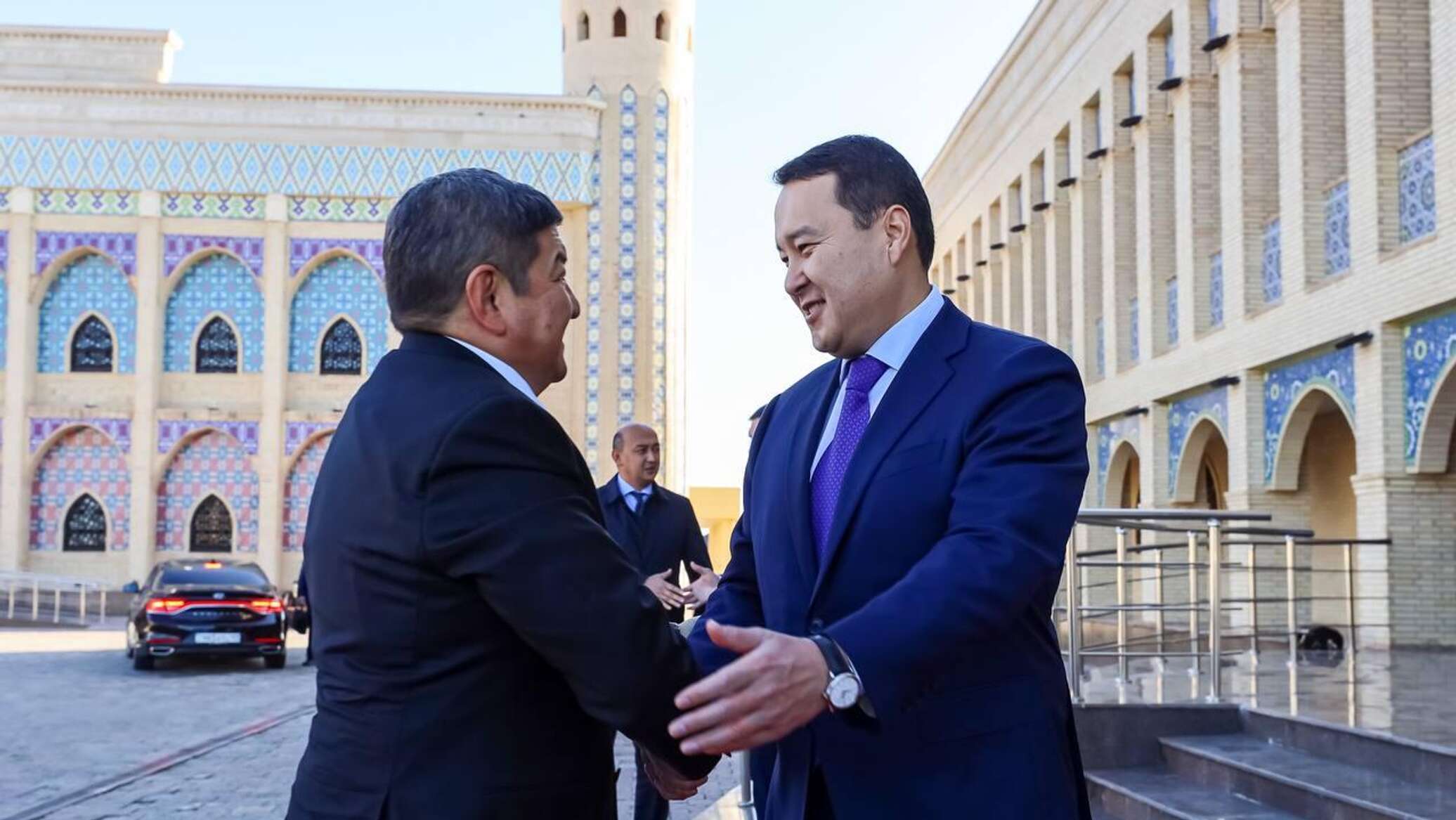 Премьер-министры Казахстана и Кыргызстана встретились в Таразе