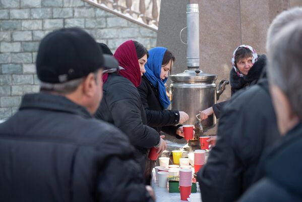 Мусульмане и православные в одной ледяной купели: как отметили Крещение в Казахстане. Фото