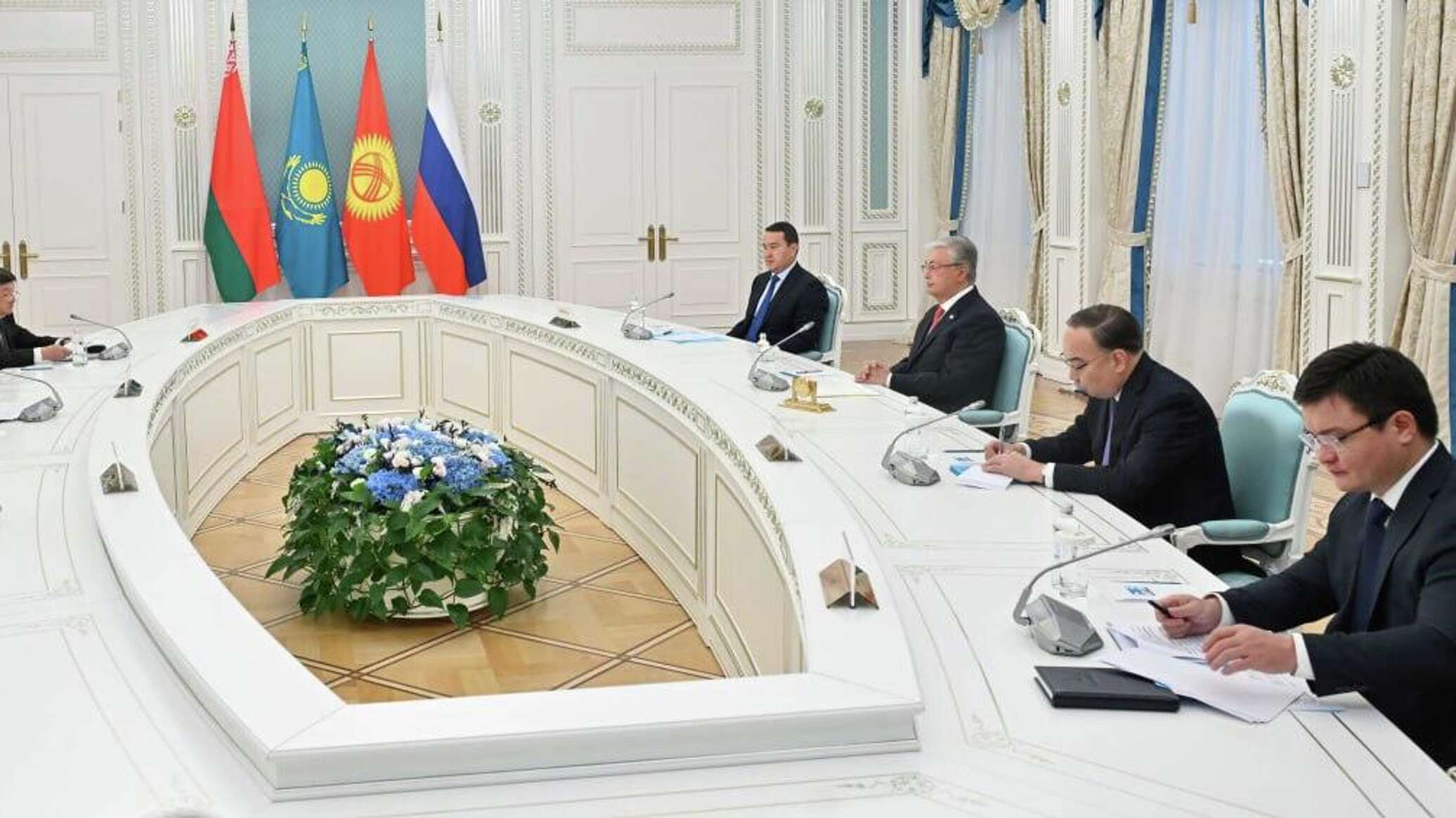 Токаев встретился с премьер-министрами  России, Беларуси и Кыргызстана