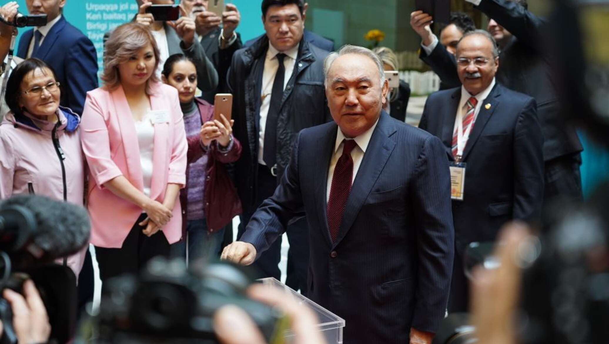 "Оңай болған жоқ": Назарбаев сұхбатынан үзінді жарияланды – видео