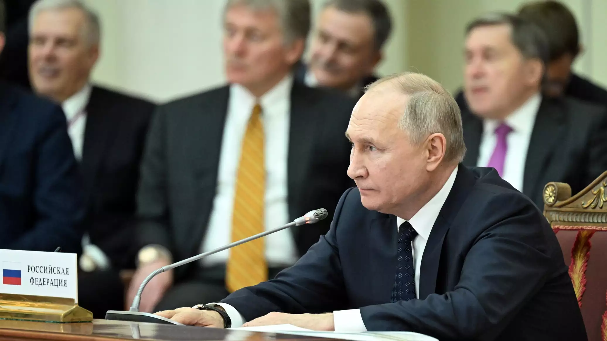 Президент России проводит встречу с главами государств СНГ
