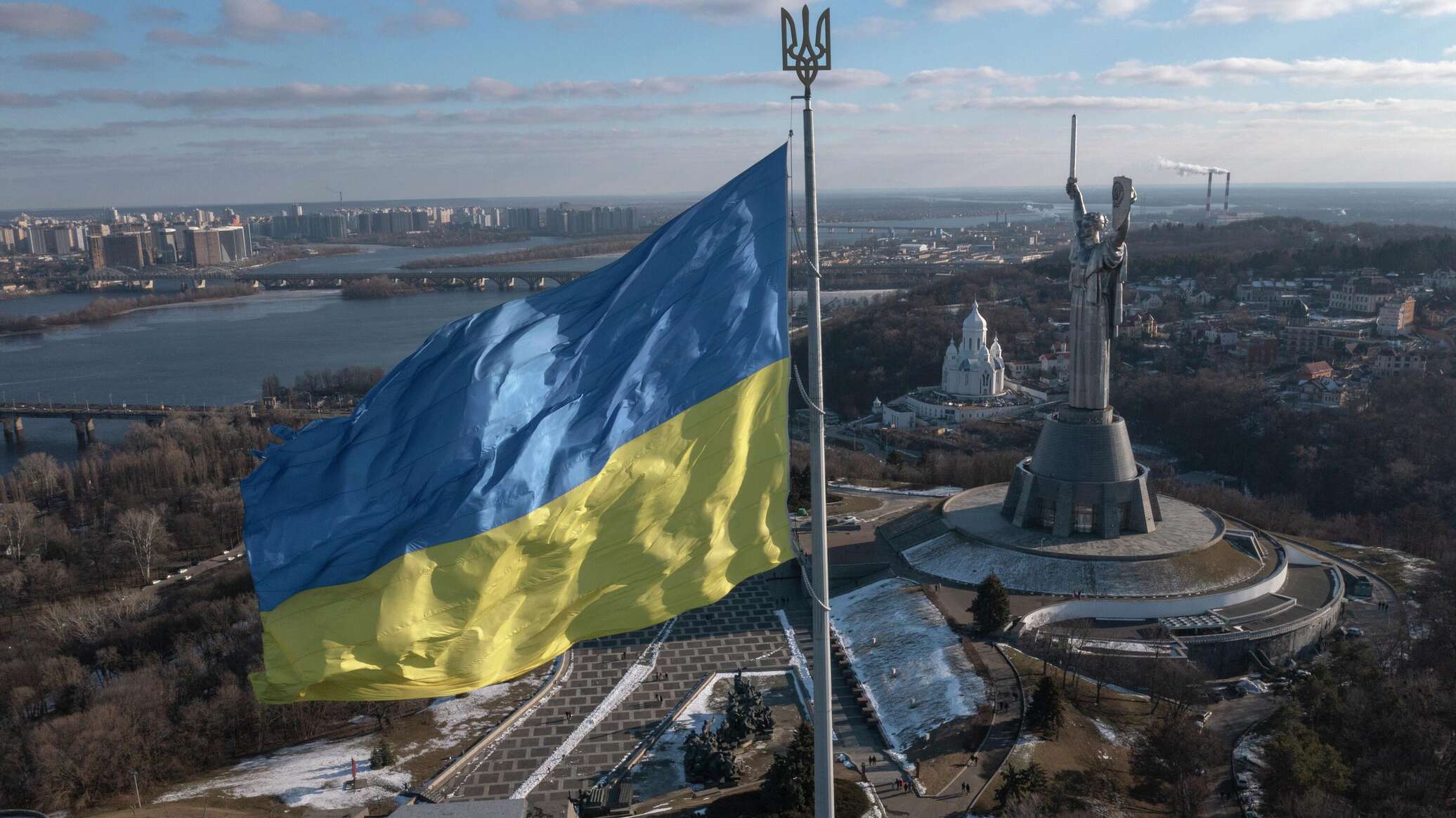 "Американская мечта" Украины: денег осталось на два месяца