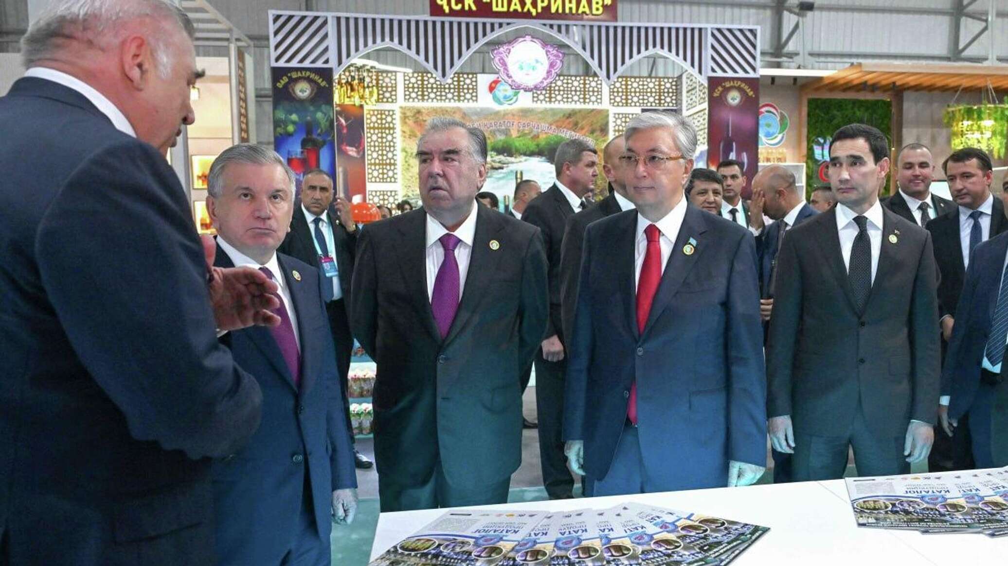 Токаев посетил выставку "ЭКСПО Центральная Азия – 2023" в Душанбе