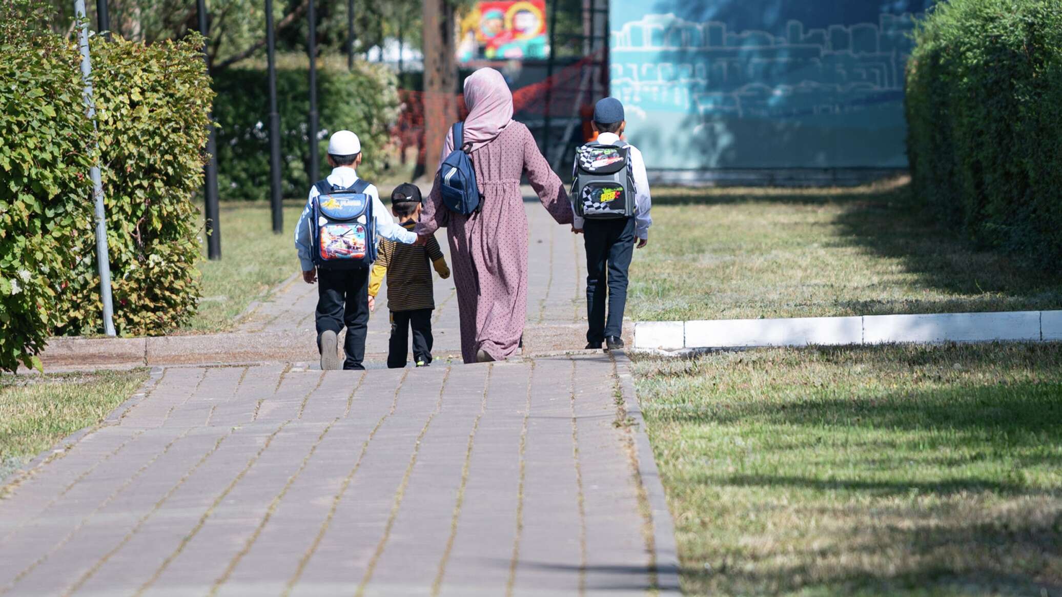 В Казахстане более 150 учениц в сентябре не посещали школу из-за запрета хиджаба 