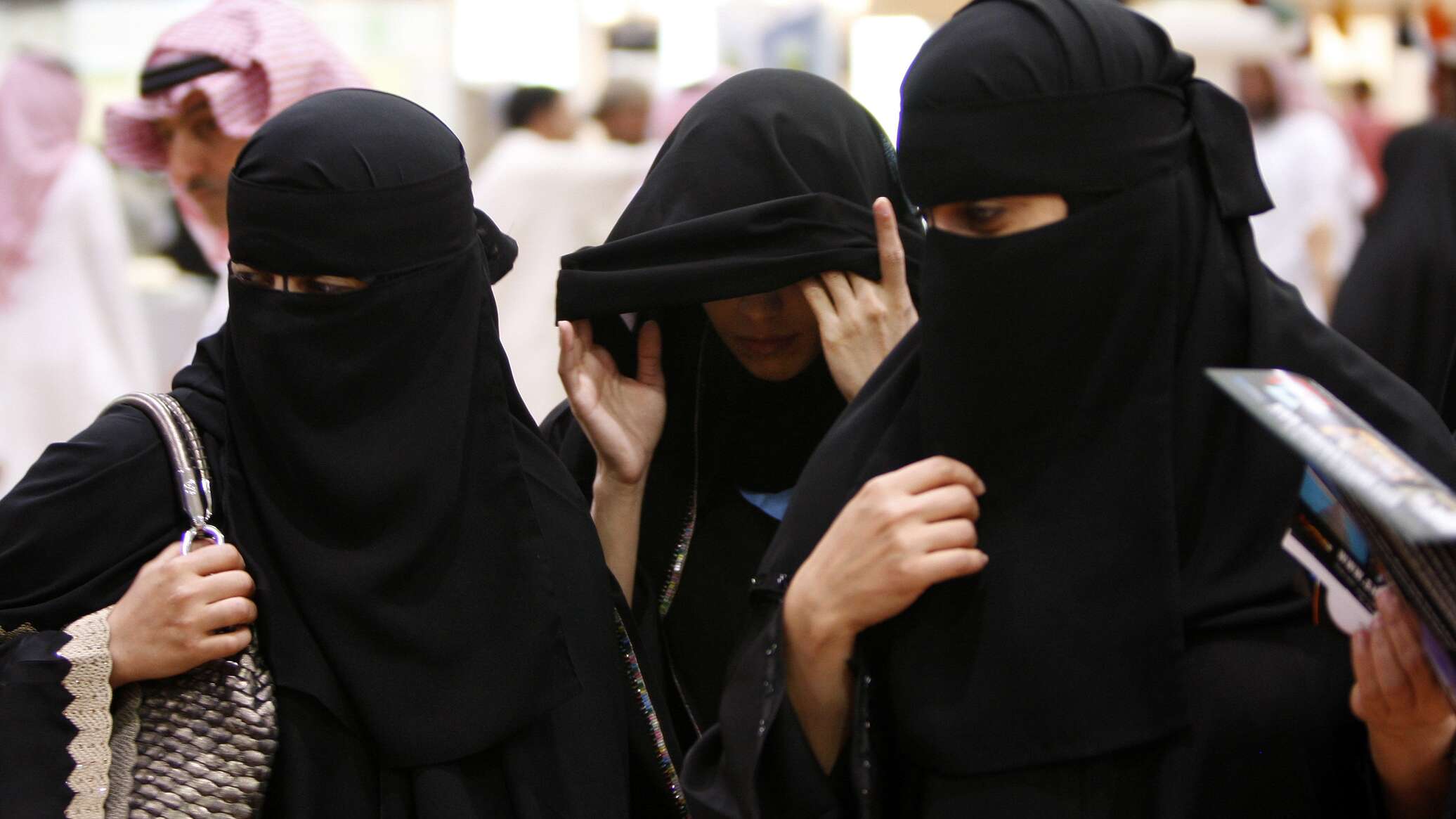 В Казахстане могут запретить ношение хиджабов и никабов – глава Минкультуры